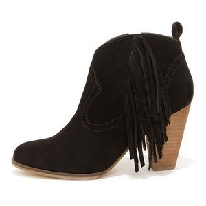 Never worn! Steve Madden Ponncho Fringe Booties